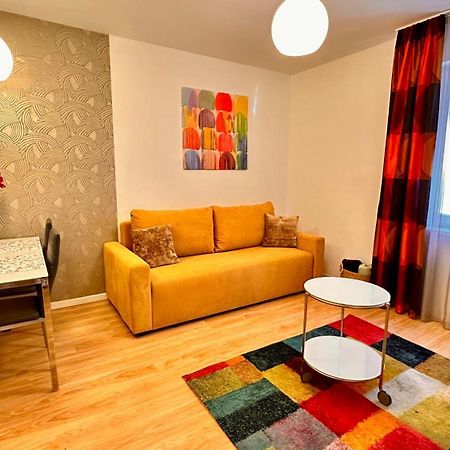 The Prince'S Neighbour Apartment Budapest With Free Garage Buitenkant foto
