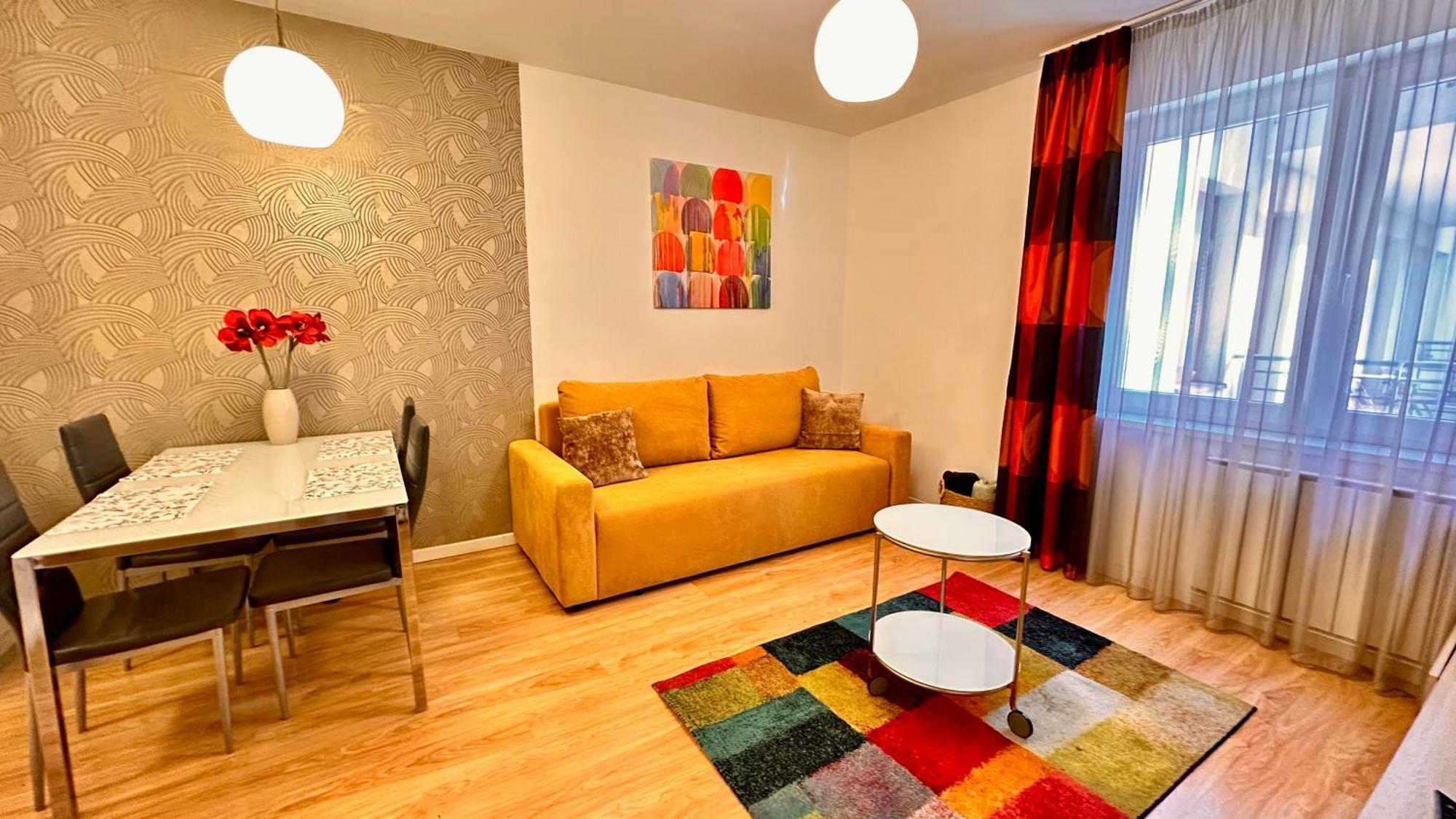 The Prince'S Neighbour Apartment Budapest With Free Garage Buitenkant foto